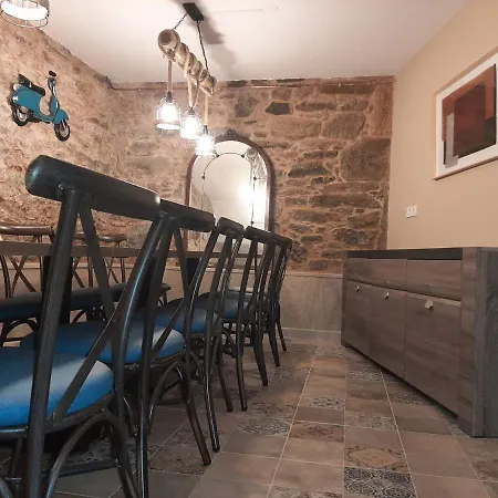 As Seis Chemineas San Julian De Sales