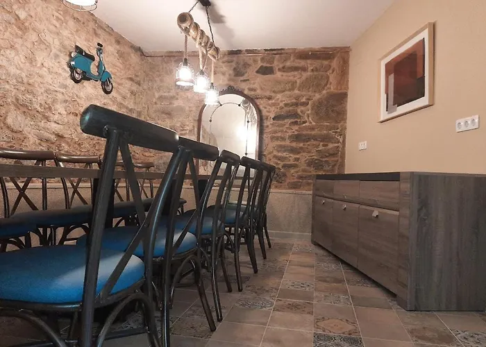 As Seis Chemineas San Julian De Sales